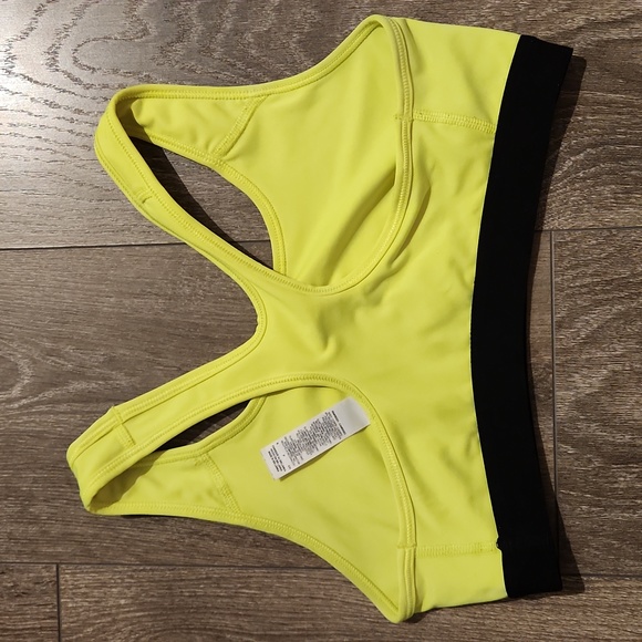 Nike sports bra - Picture 2 of 3